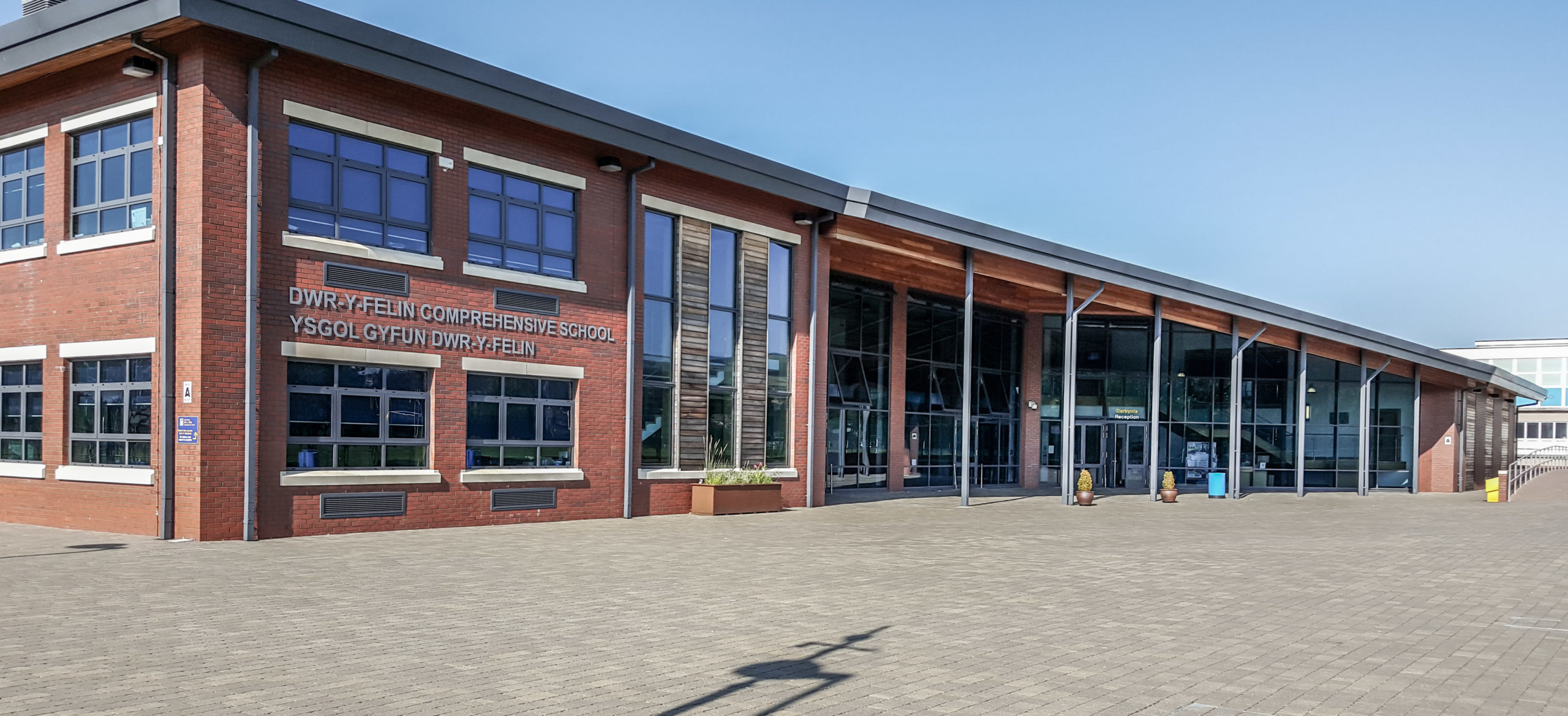 Dŵr y Felin Comprehensive School